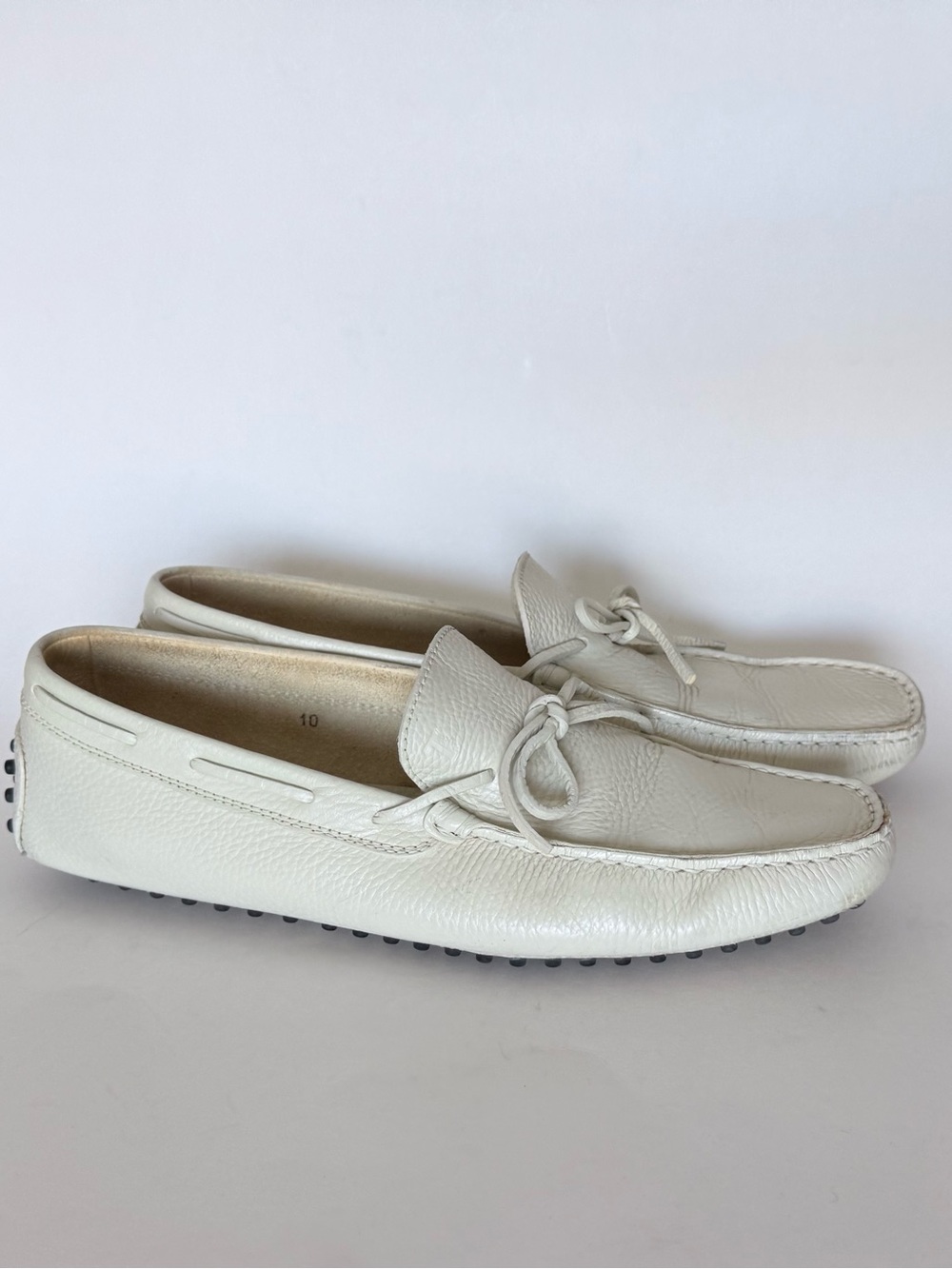 Tods men’s cream Leather Driving Loafers size 10